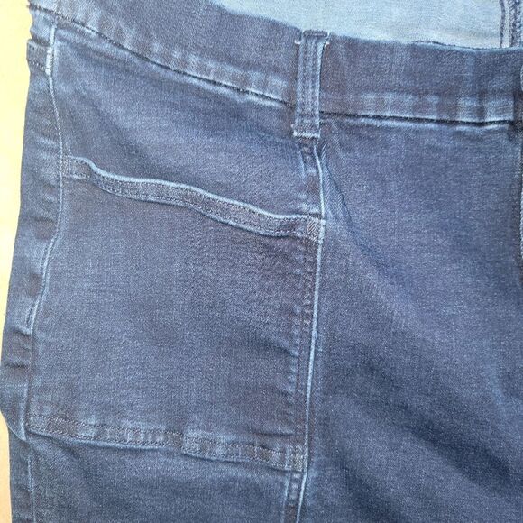 Denim & Co. Easy Stretch Petite Wide Leg Jeans with Seaming Detail 24WP - Picture 4 of 7